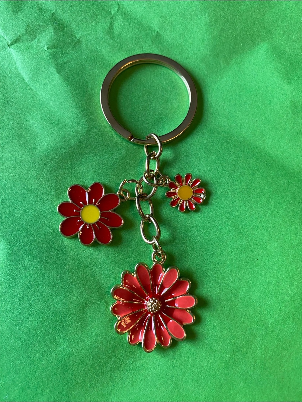 🌸 Daisy Trio Keychain - Women Accessories